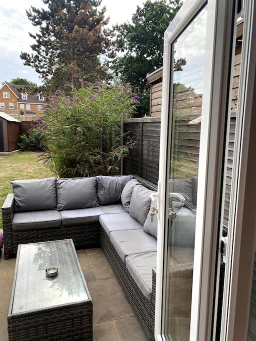 Three Bedroom House, Driveway, Bracknell Centre Zewnętrze zdjęcie